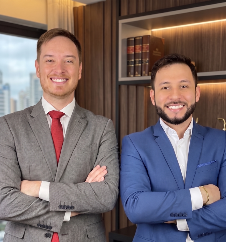 Rodrigo Sena e Élison Borges, advogados sócios-fundadores do escritório Borges & Sena, especializado em Direito Previdenciário em Uberaba e Araxá MG