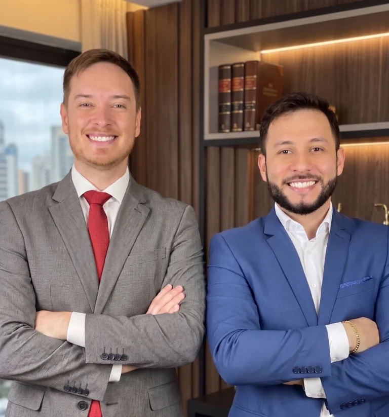 Rodrigo Sena e Élison Borges, advogados sócios-fundadores do escritório Borges & Sena, especializado em Direito Previdenciário em Uberaba e Araxá MG