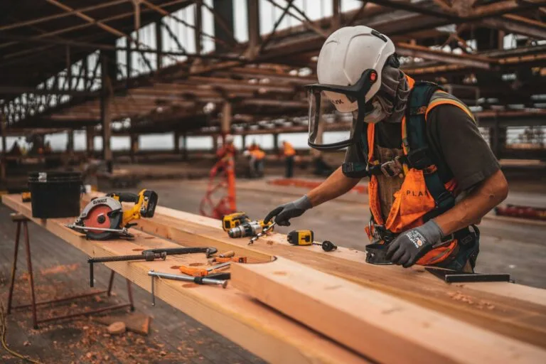 Direito Trabalhista — defesa do empregado em ações trabalhistas
